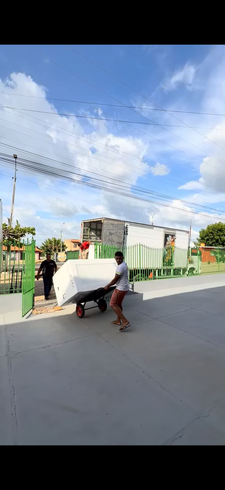 Prefeitura investe na educação com entrega de novos materiais e equipamentos